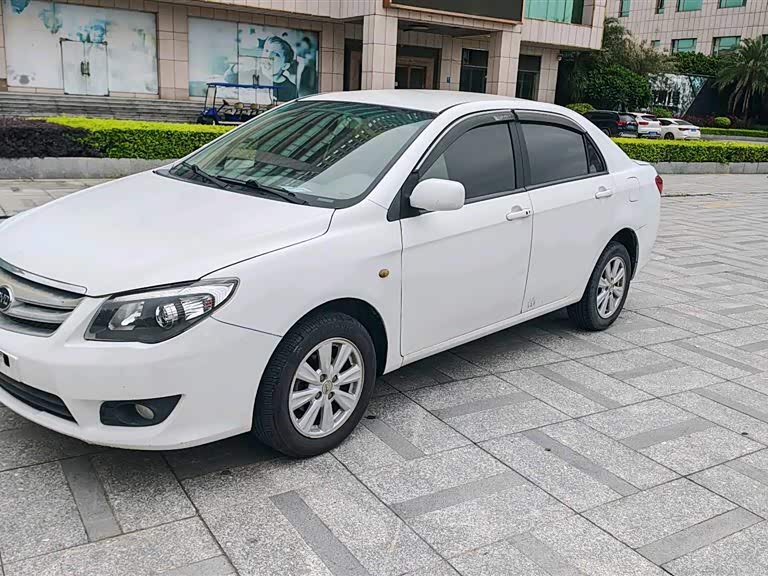 BYD L3 2014 car image #2