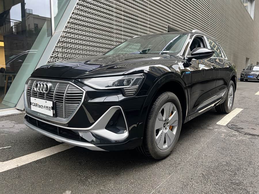 Audi e-tron 2024 #2 Audi e-tron 2024 car image #2