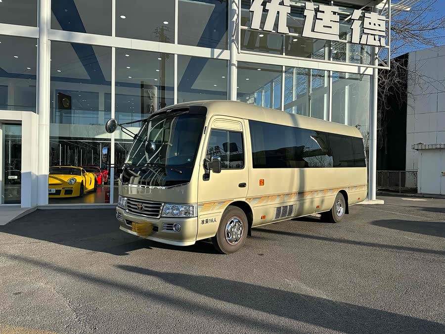 Toyota Coaster 2018 imagem de carro #2