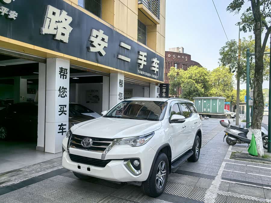 Toyota Fortuner 2017 #2 Toyota Fortuner 2017 immagine di auto #2