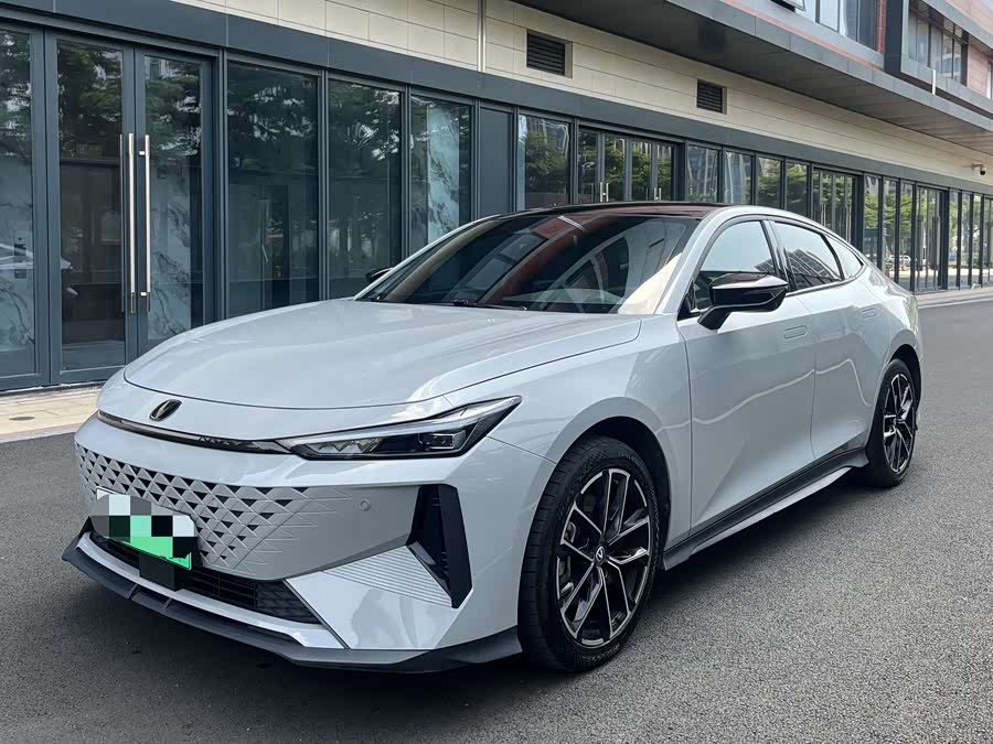 Changan UNI-V iDD 2024 #2 Changan UNI-V iDD 2024 car image #2