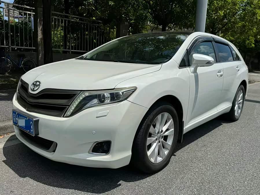 Toyota 2014 #2 Toyota 2014 car image #2