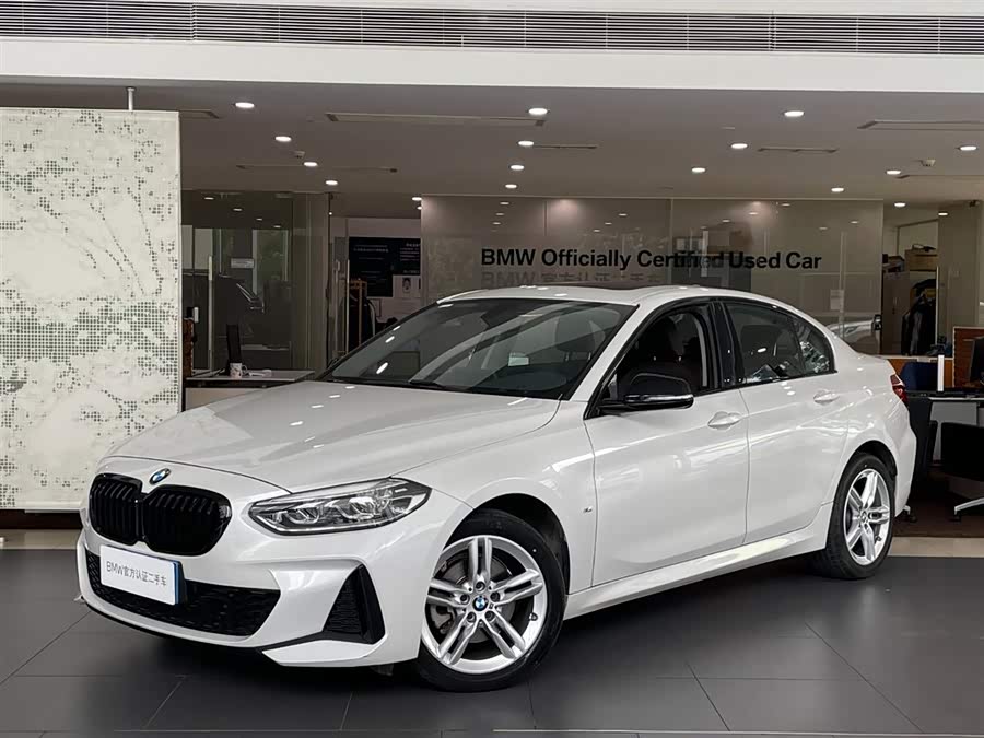 BMW 1 Series 2023 car image #2