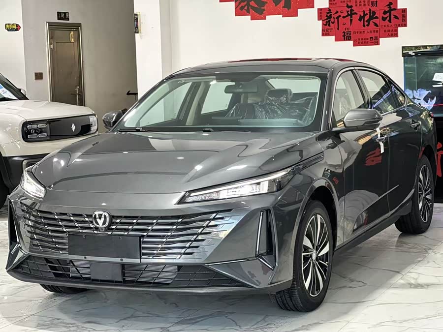 Changan EadoPHEV 2025 car image #2