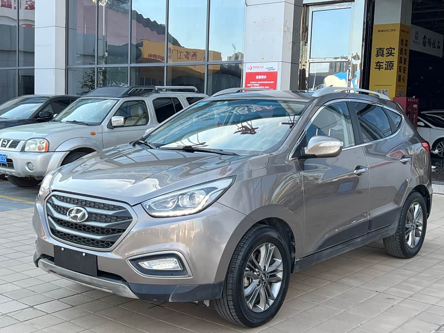 Hyundai ix35 2014 car image #2
