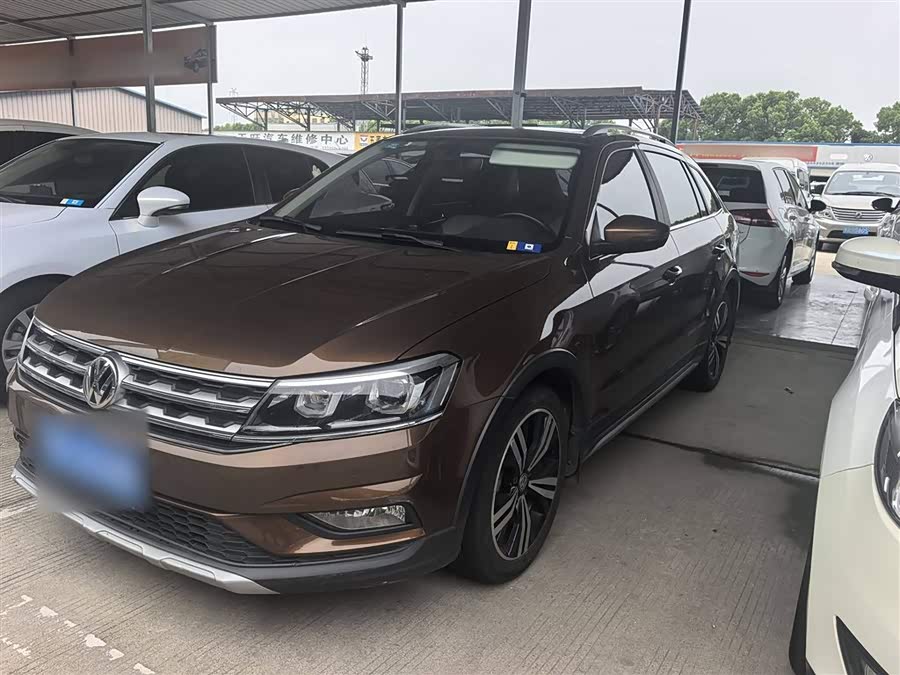 Volkswagen Cross Lavida 2016 car image #2