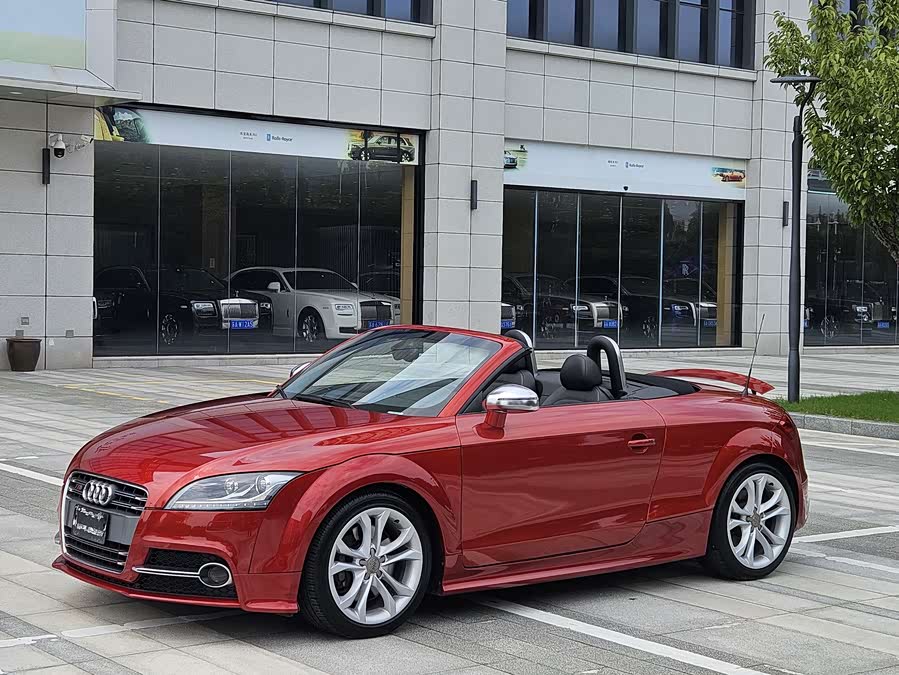 Audi TTS 2015 car image #2