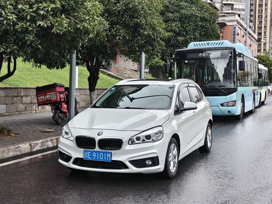BMW 2 Series Tourer 2017 صورة سيارة #2