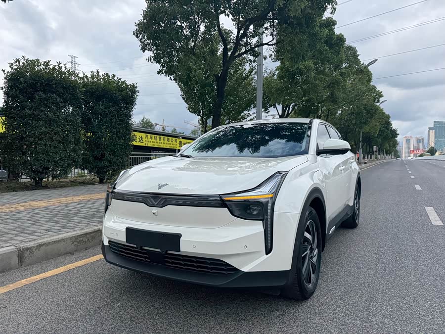 哪吒汽车 哪吒U 2022 汽车图片 #2