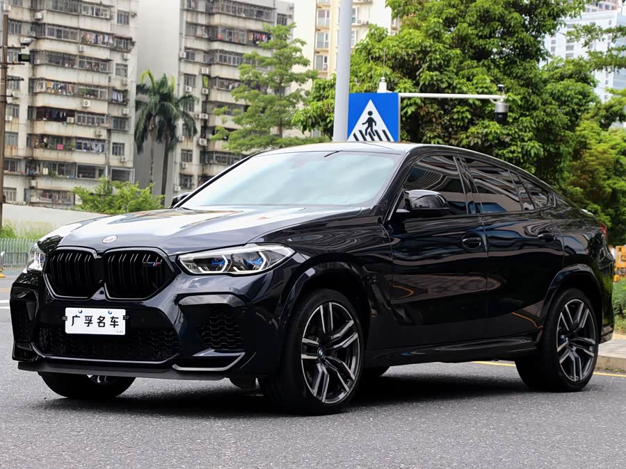 BMW X6 M 2023 car image #2