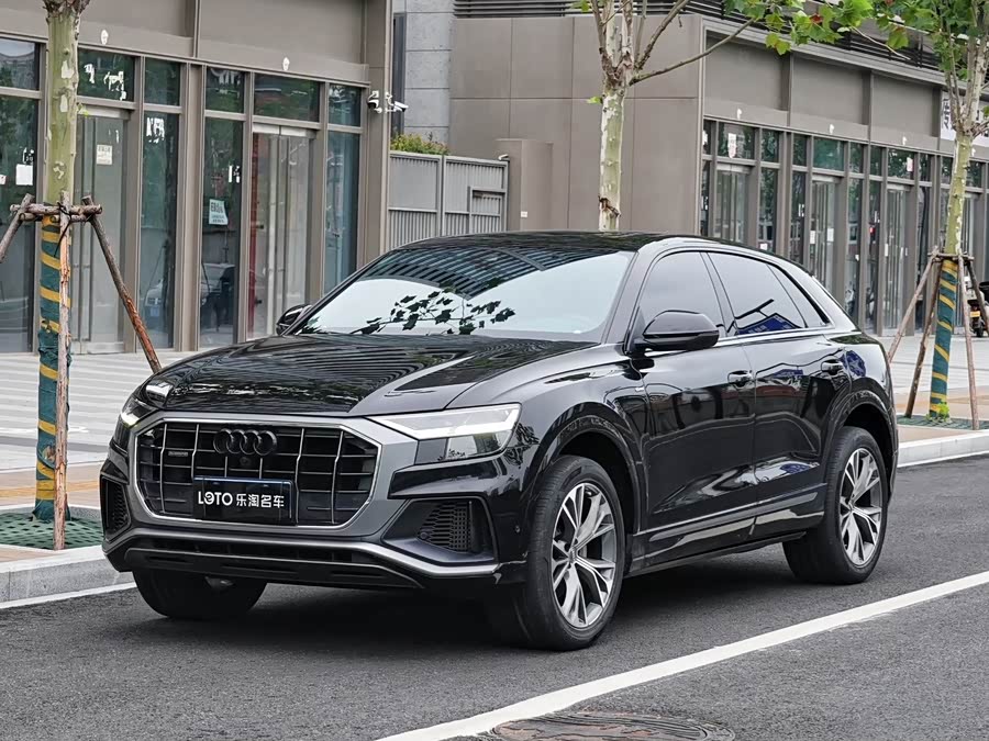 Audi Q8 2020 car image #2