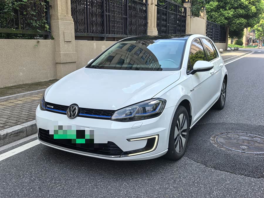 Volkswagen Golf Pure Electric 2020 car image #2