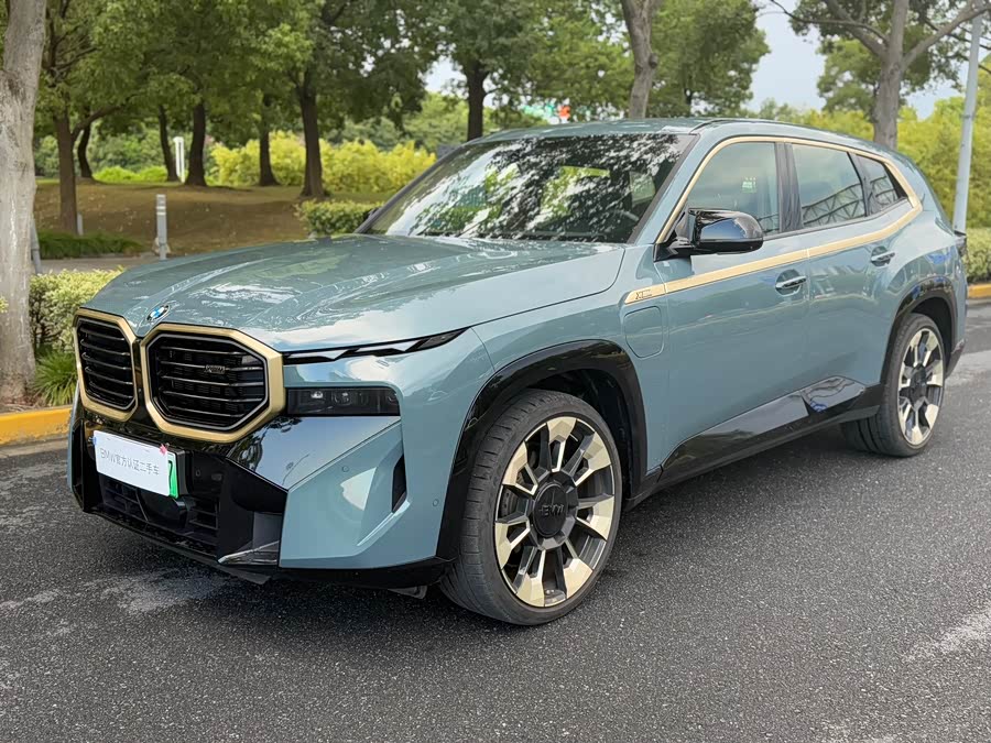 BMW XM 2024 car image #2