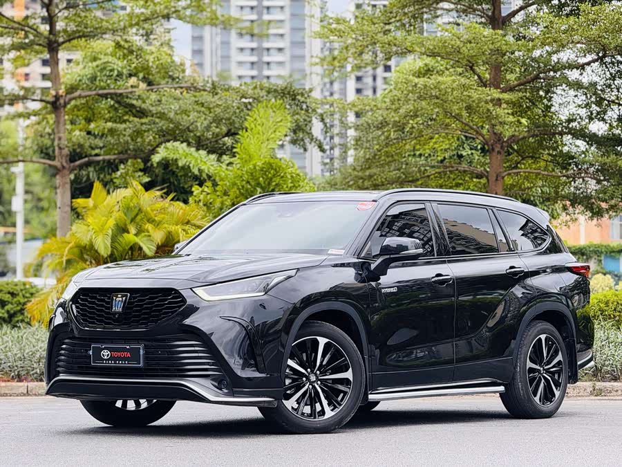 Toyota Crown Kluger 2024 car image #2