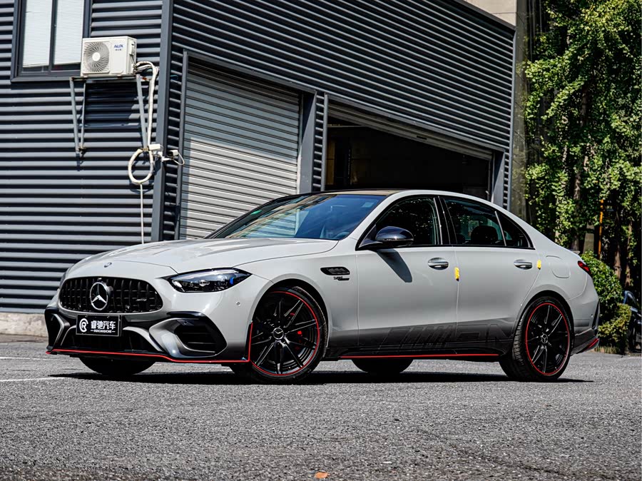 Mercedes-Benz C AMG New Energy 2025 изображение автомобиля #2