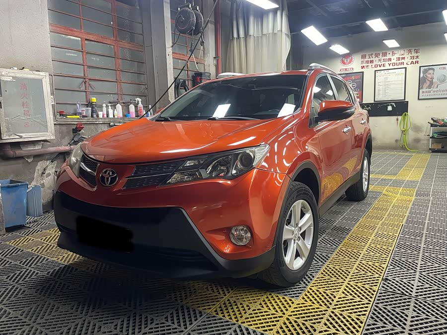 Toyota RAV4 2013 car image #2