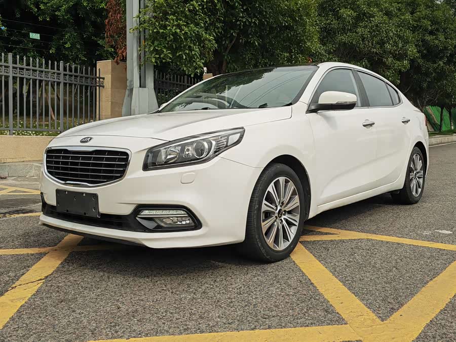 起亚 起亚K4 2015 汽车图片 #2