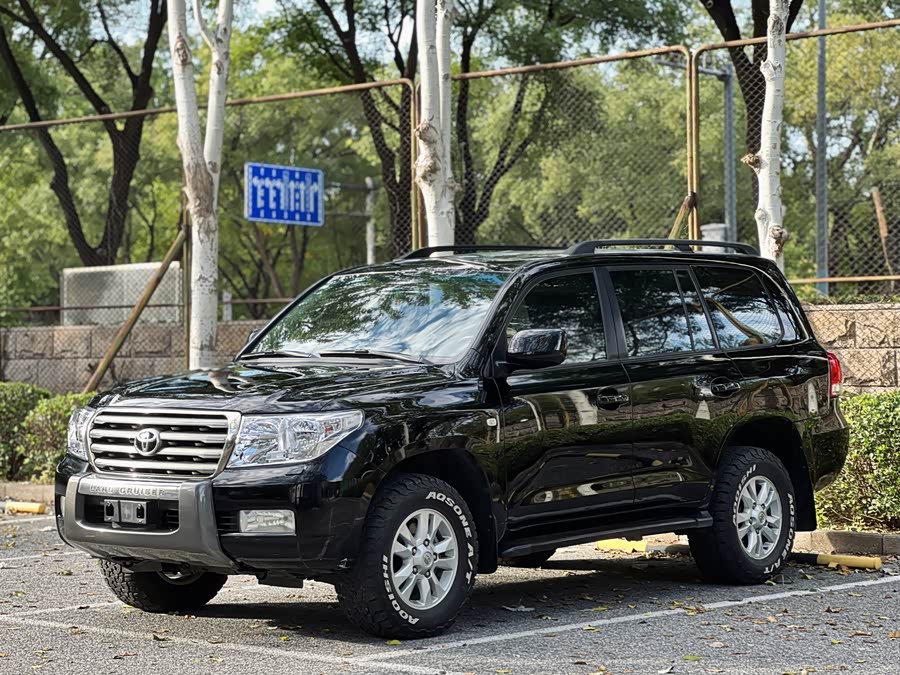 丰田 兰德酷路泽 2010 汽车图片 #2