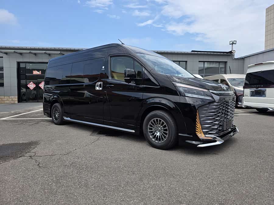 Toyota Hiace 2024 immagine di auto #2