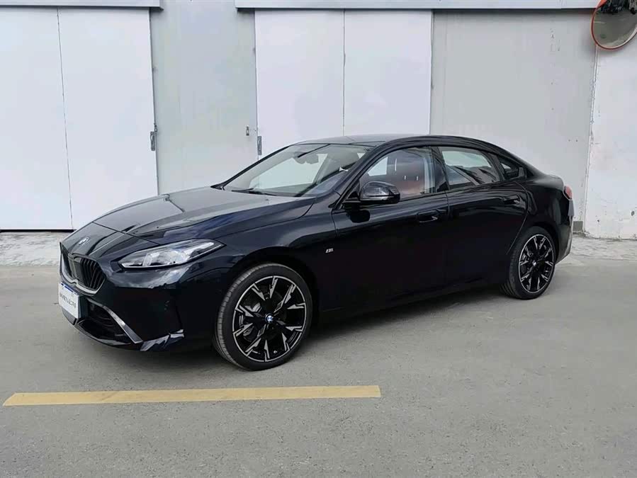 BMW 2 Series 2025 immagine di auto #2