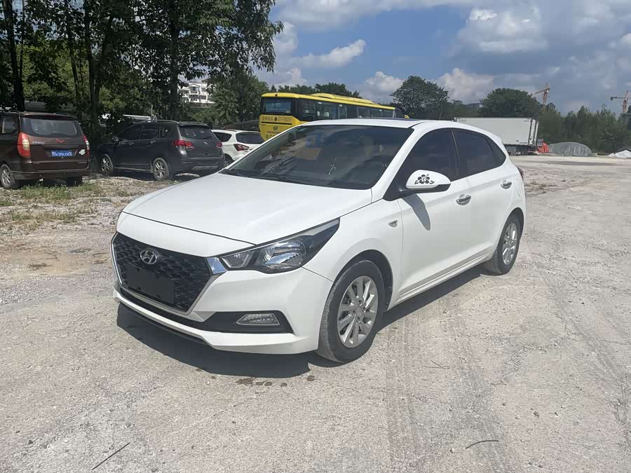 Hyundai Verna RV 2017 car image #2