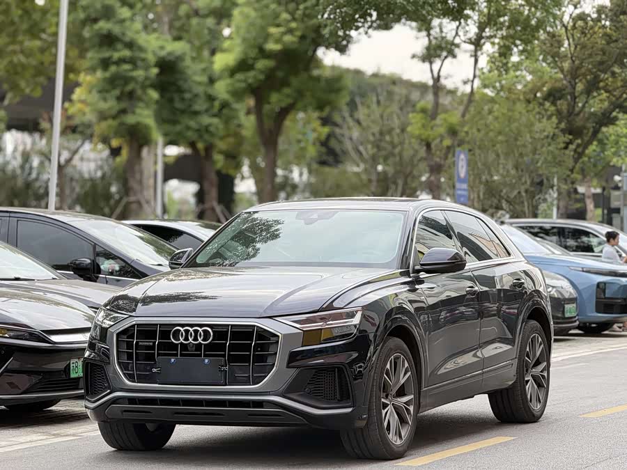 Audi Q8 2020 car image #2