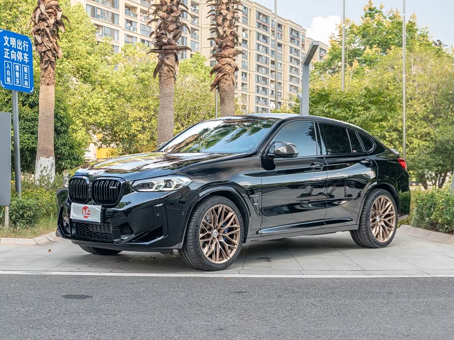 BMW X4 M 2023 car image #2