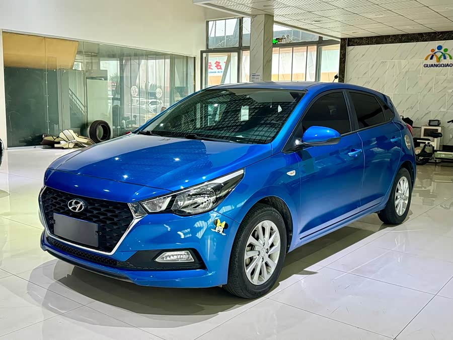 Hyundai Verna RV 2017 صورة سيارة #2