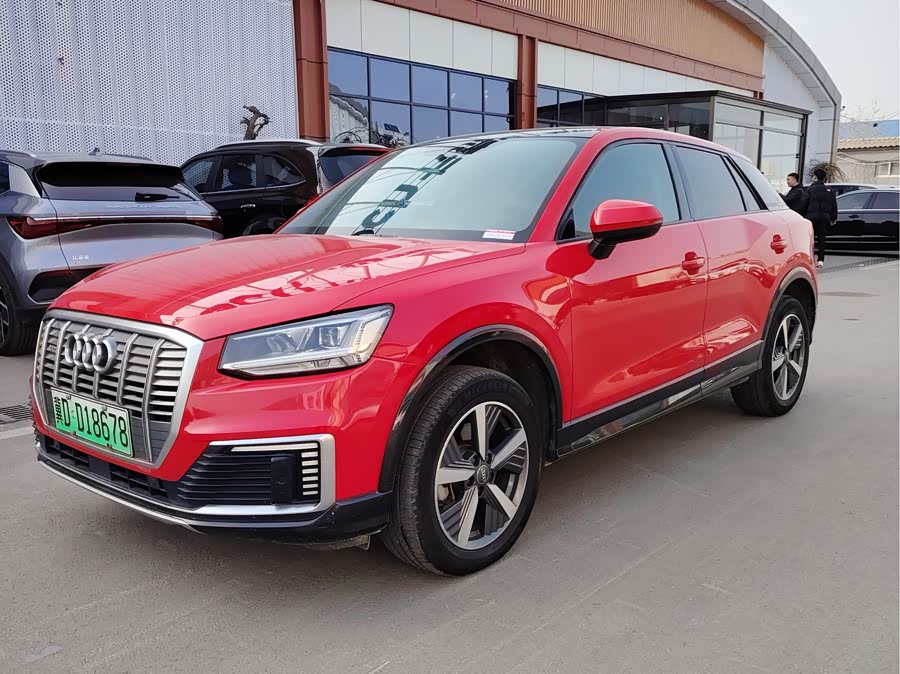 Audi Q2L e-tron 2019 imagen de coche #2