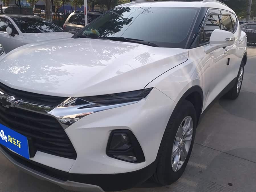 Chevrolet Blazer 2023 car image #2