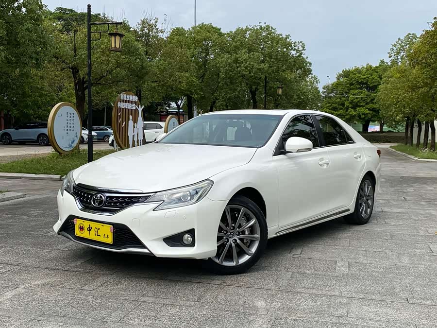 Toyota Reiz 2015 صورة سيارة #2