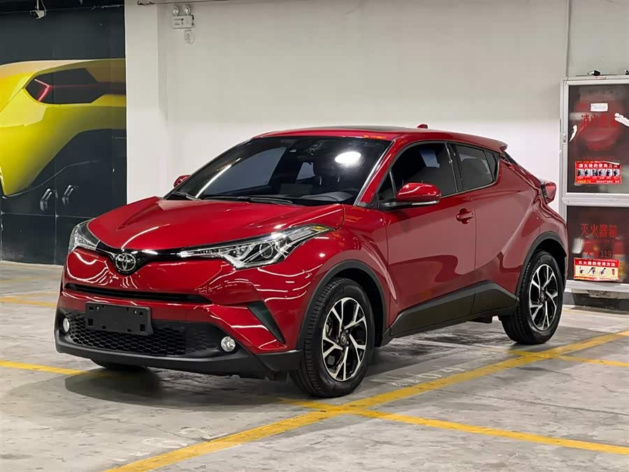 Toyota C-HR 2021 immagine di auto #2