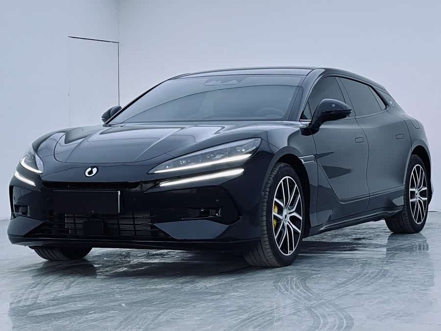 Denza Z9GT 2025 #2 Denza Z9GT 2025 car image #2