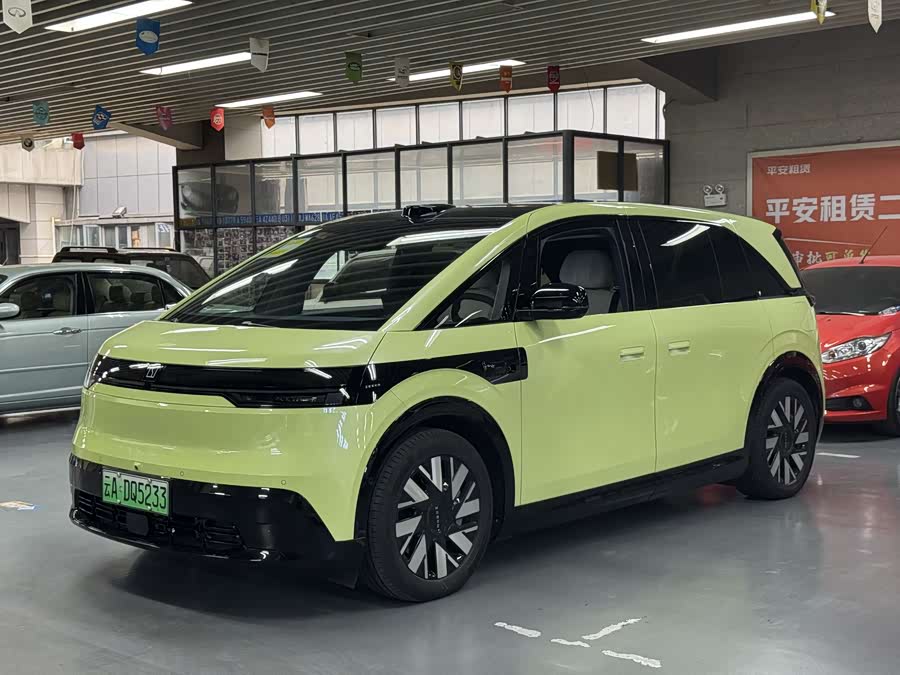 极氪 极氪MIX 汽车图片 #2