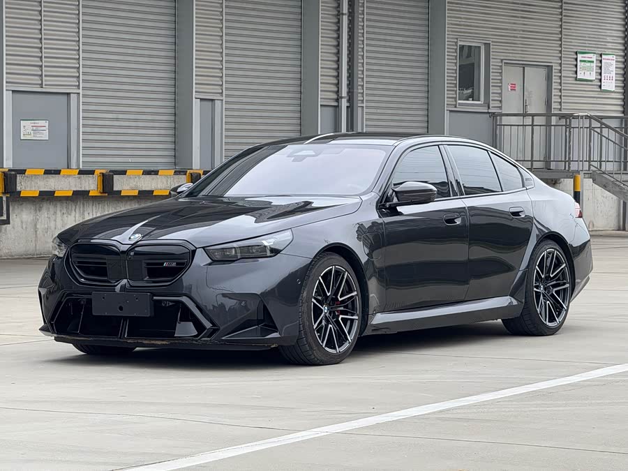 BMW M5 New Energy 2025 #2 BMW M5 New Energy 2025 car image #2