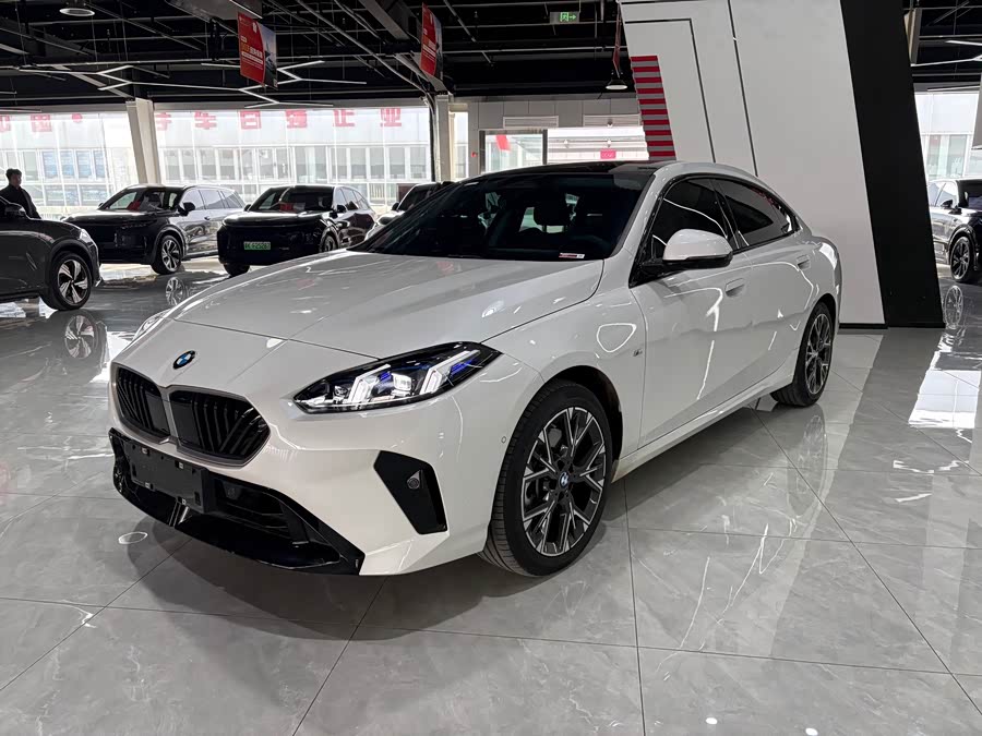 BMW 2 Series 2025 #2 BMW 2 Series 2025 immagine di auto #2