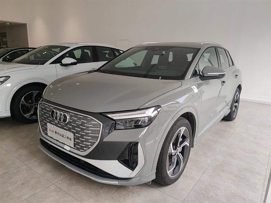 Audi Q4 e-tron 2024 صورة سيارة #2