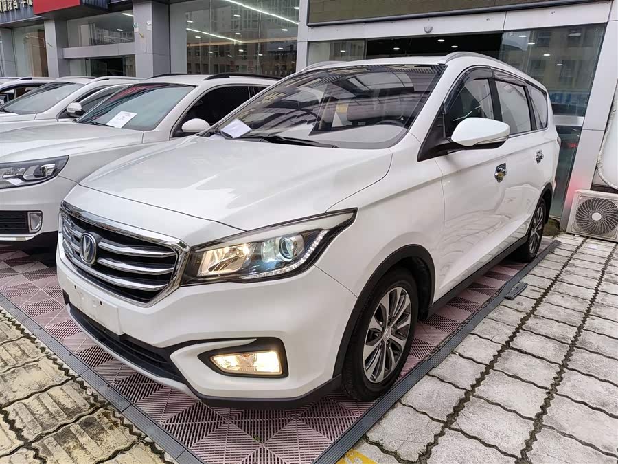 Changan Linmax 2017 car image #2