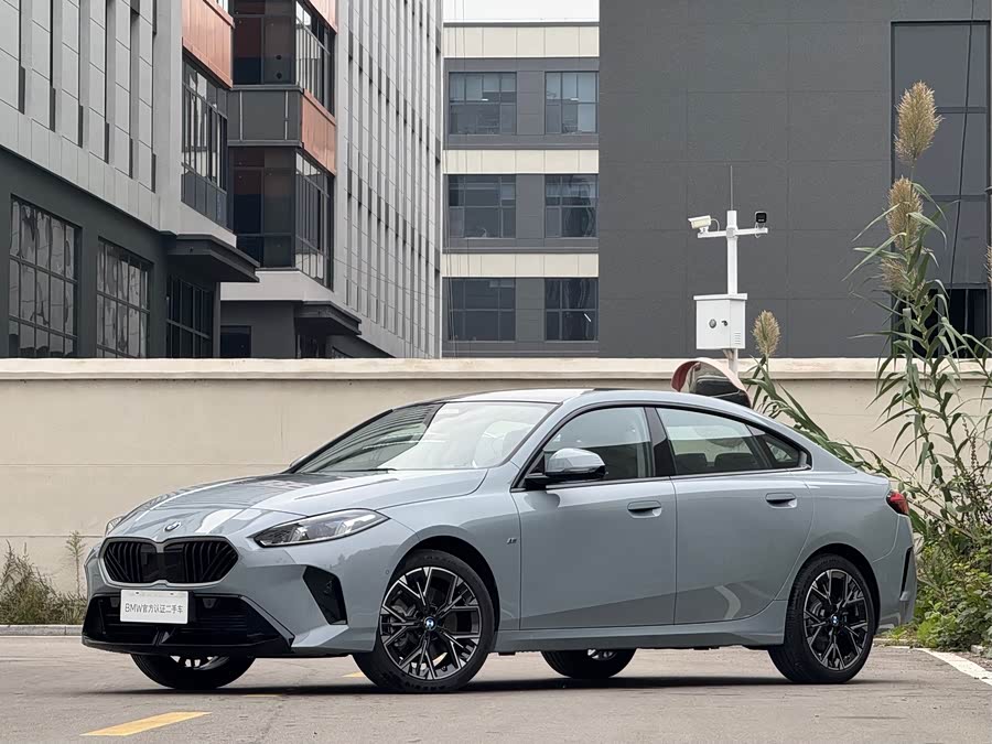 BMW 2 Series صورة سيارة #2