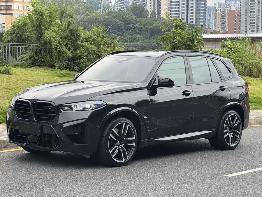 BMW X5 M 2024 car image #2