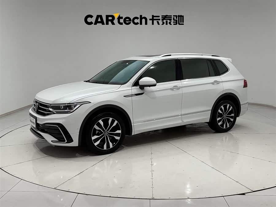 Volkswagen Tiguan L 2024 car image #2