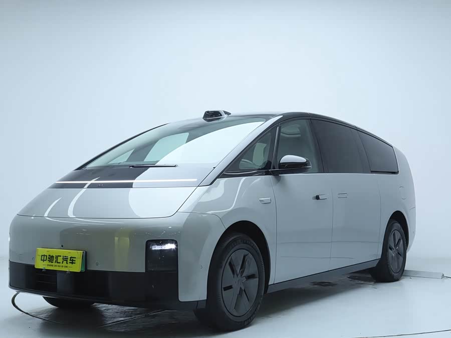 理想汽车 理想MEGA 2024 汽车图片 #2