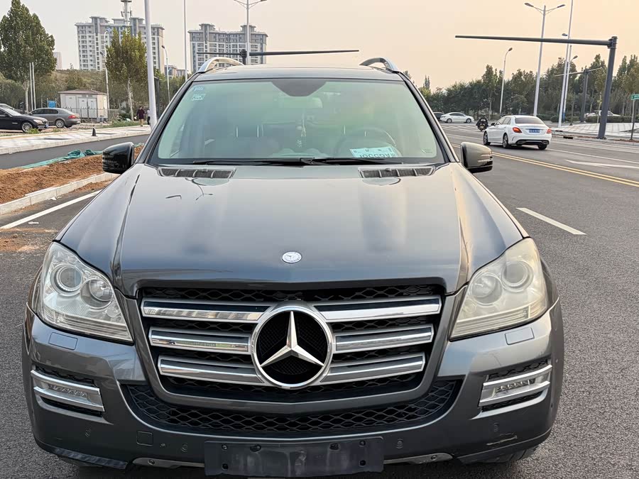 Mercedes-Benz GL Class 2010 car image #2