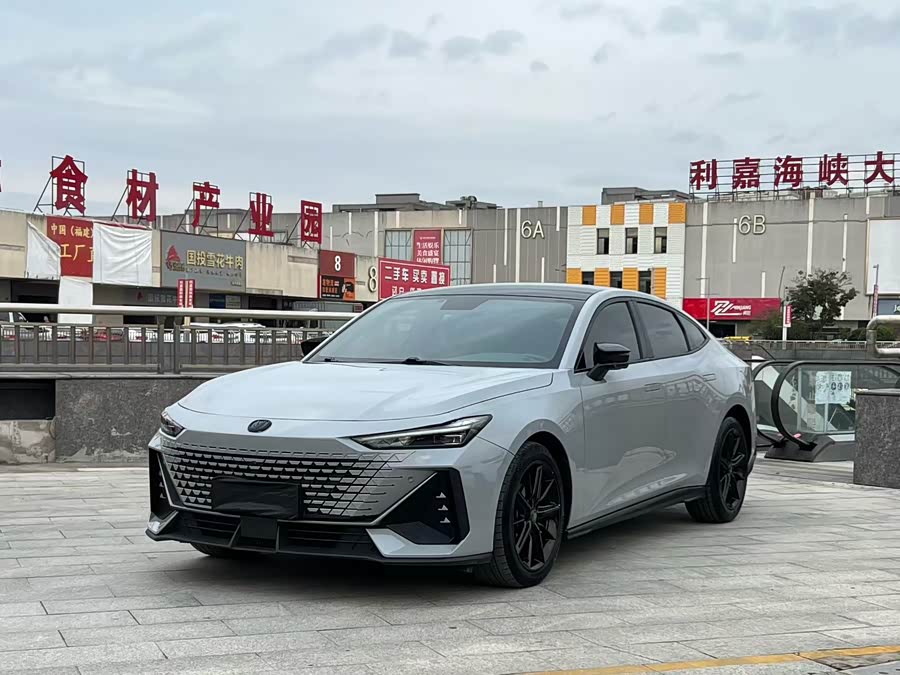 Changan UNI-V 2022 car image #2