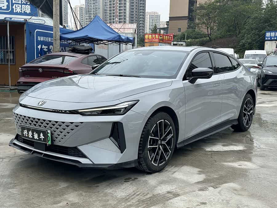 Changan UNI-V iDD 2024 car image #2