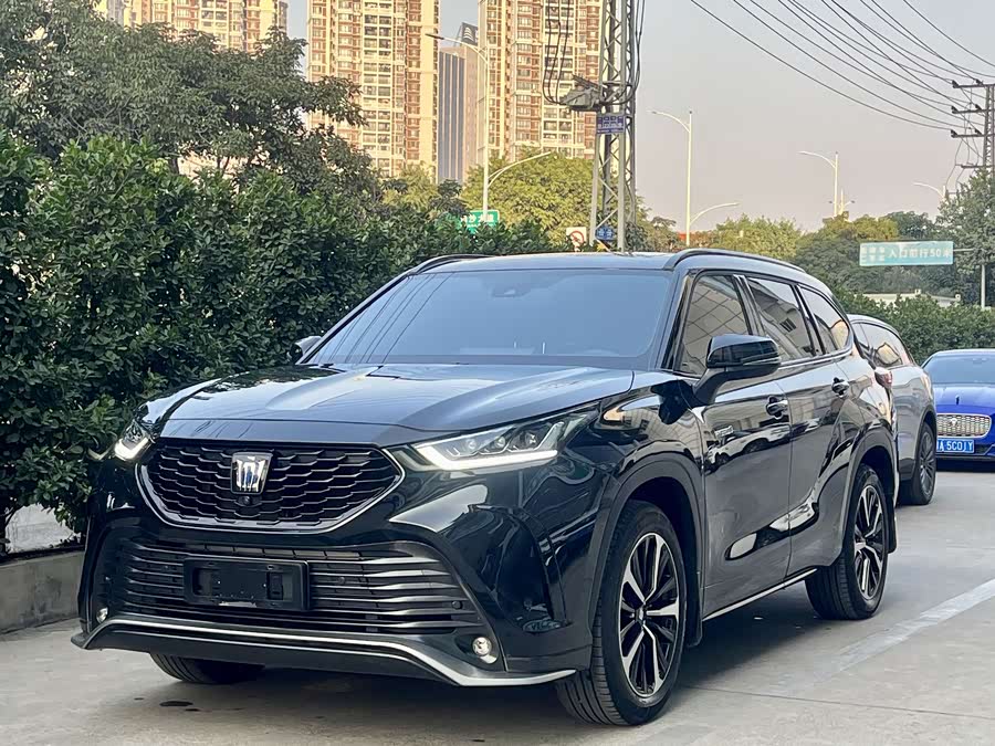 Toyota Crown Kluger 2023 car image #2