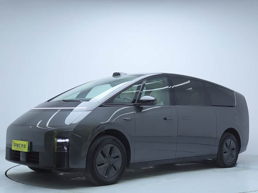 理想汽车 理想MEGA 2024 汽车图片 #2