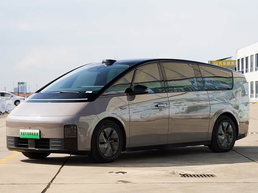 理想汽车 理想MEGA 2024 汽车图片 #2