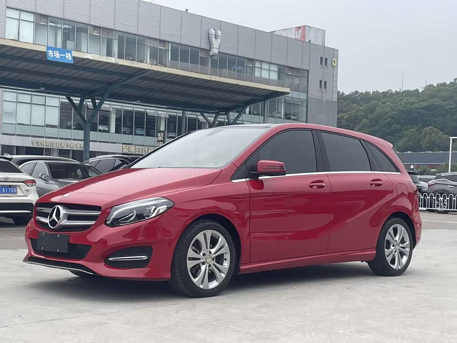 Mercedes-Benz B Class 2015 car image #2