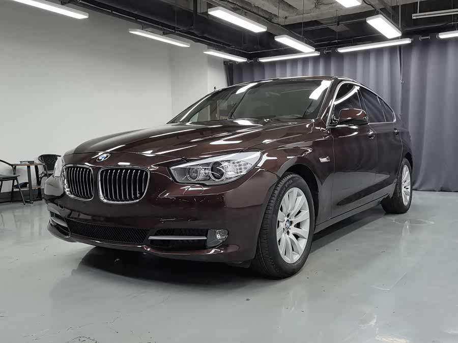 BMW 5 Series GT 2011 immagine di auto #2